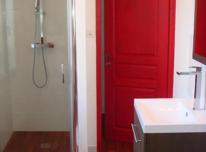 20 Rue Edouard Corbiere, Proche Gare Sncf De